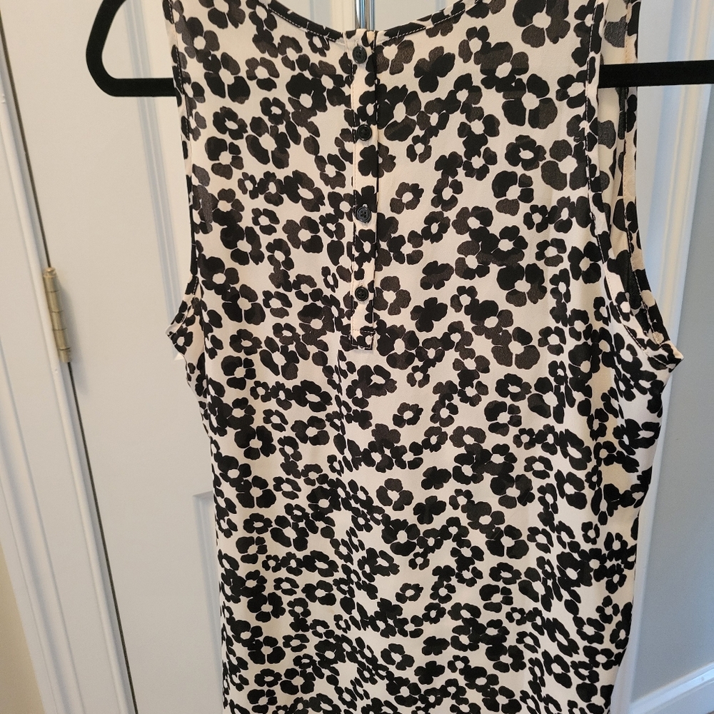 LOFT Black and White Floral Blouse.  100% Polyester